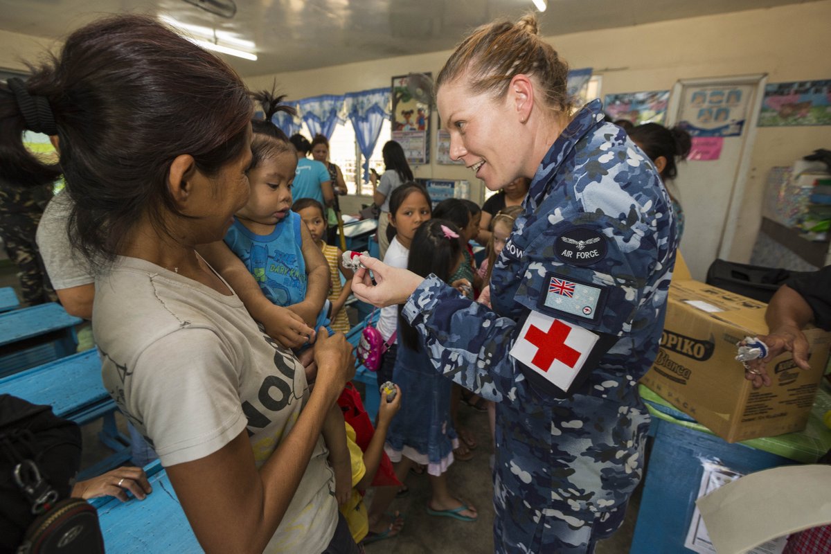 “Mr Fuzz”, a puppet used for educating and engaging children, was utilised by #YourADF health professionals during #ExerciseBalikatan 2019 to teach health, hygiene and sanitation to rural communities in the Philippines. 

#ADFpartner 🇦🇺 🇵🇭 🇺🇸

Read: bit.ly/shoulder-shoul…