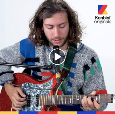 @miel2montagne était de passage chez <a href="/KonbiniFr/">Konbini</a> pour nous livrer sa cover décalée du mythique "Cry Me a River de Justin Timberlake >> On le retrouve le vendredi 31 mai au festival des Curiosités : leweekenddescuriosites.com

> facebook.com/konbinifr/vide…