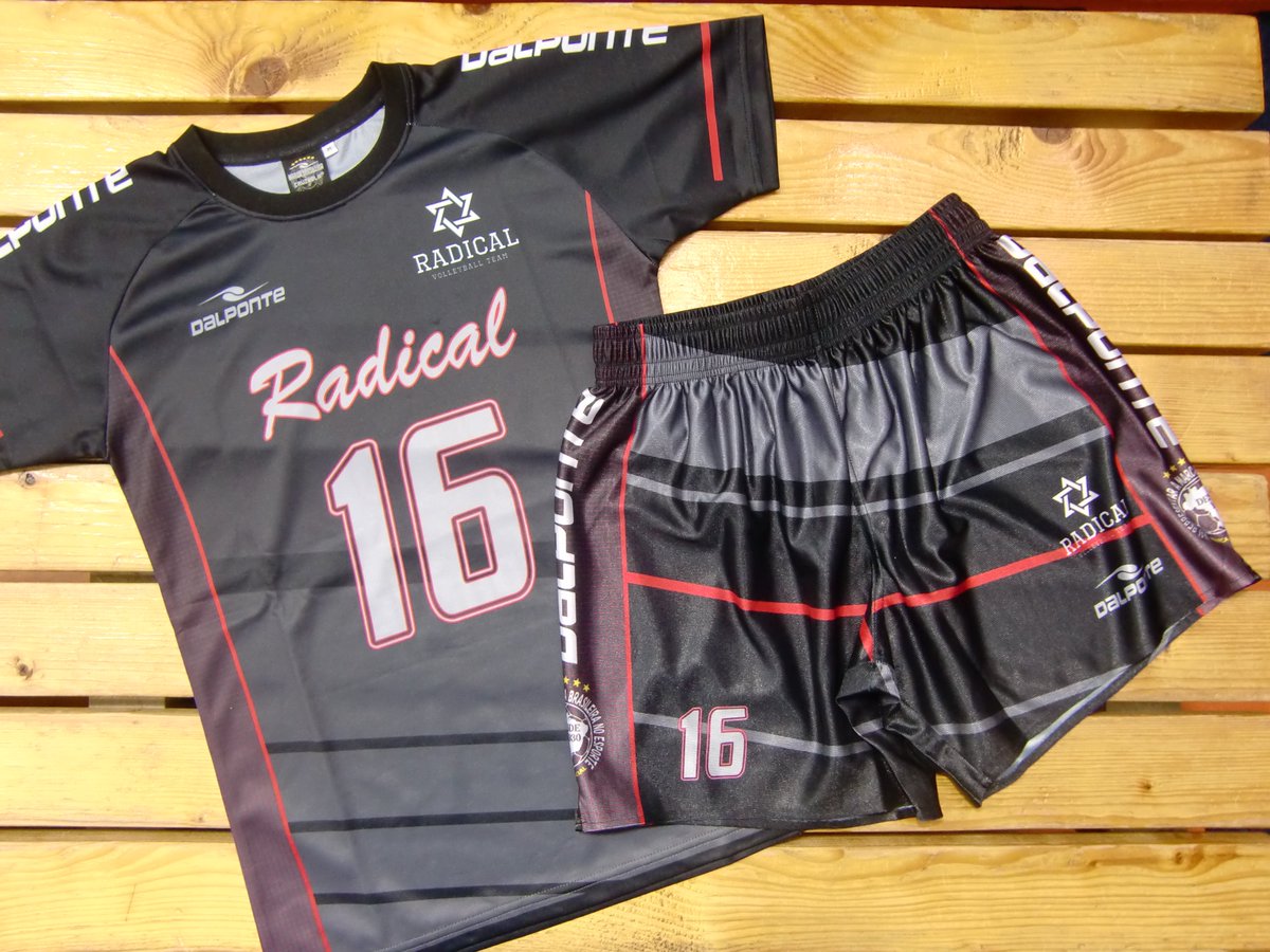 RADICAL様に #DALPONTE のバレーユニフォームを作成していただきました 
