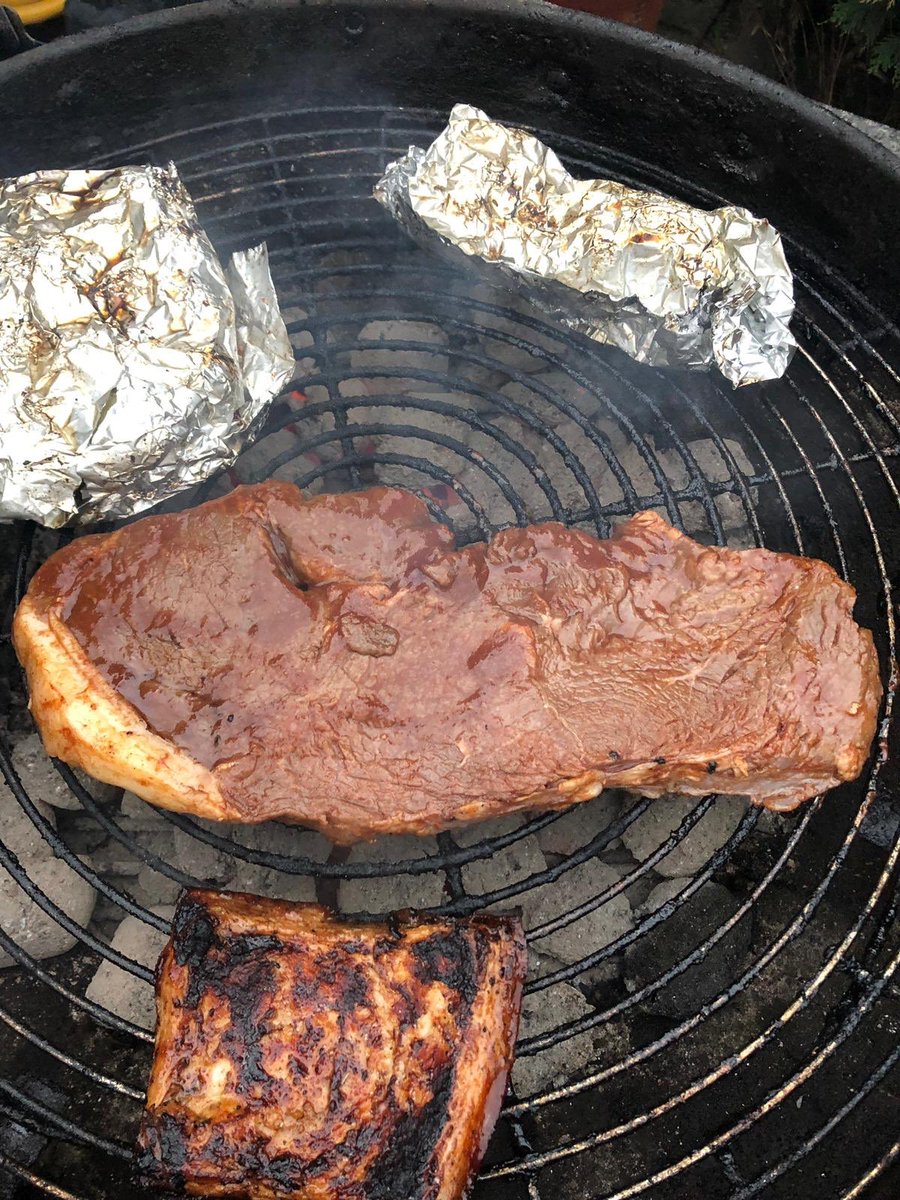 mattsrecruiter's tweet photo. So who else took advantage of the bbq weather?
4 days off , 4 bbqs .
What amazing weather. #itsthesun #food #ukproduce https://t.co/y1pGJ2waq6