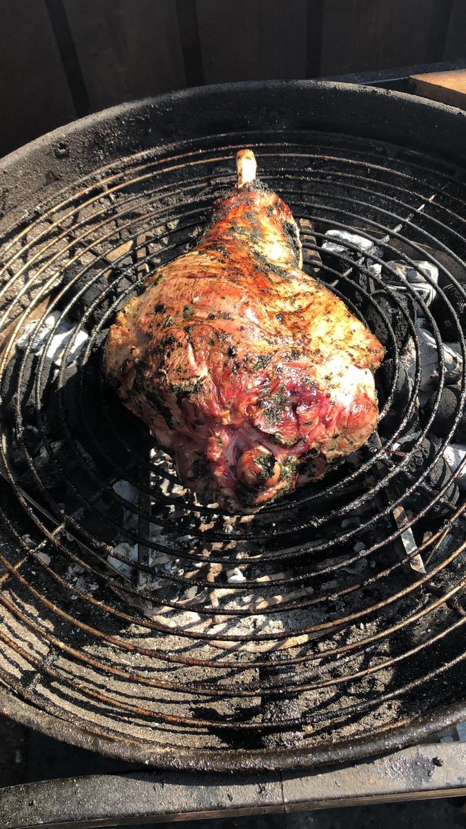 mattsrecruiter's tweet photo. So who else took advantage of the bbq weather?
4 days off , 4 bbqs .
What amazing weather. #itsthesun #food #ukproduce https://t.co/y1pGJ2waq6