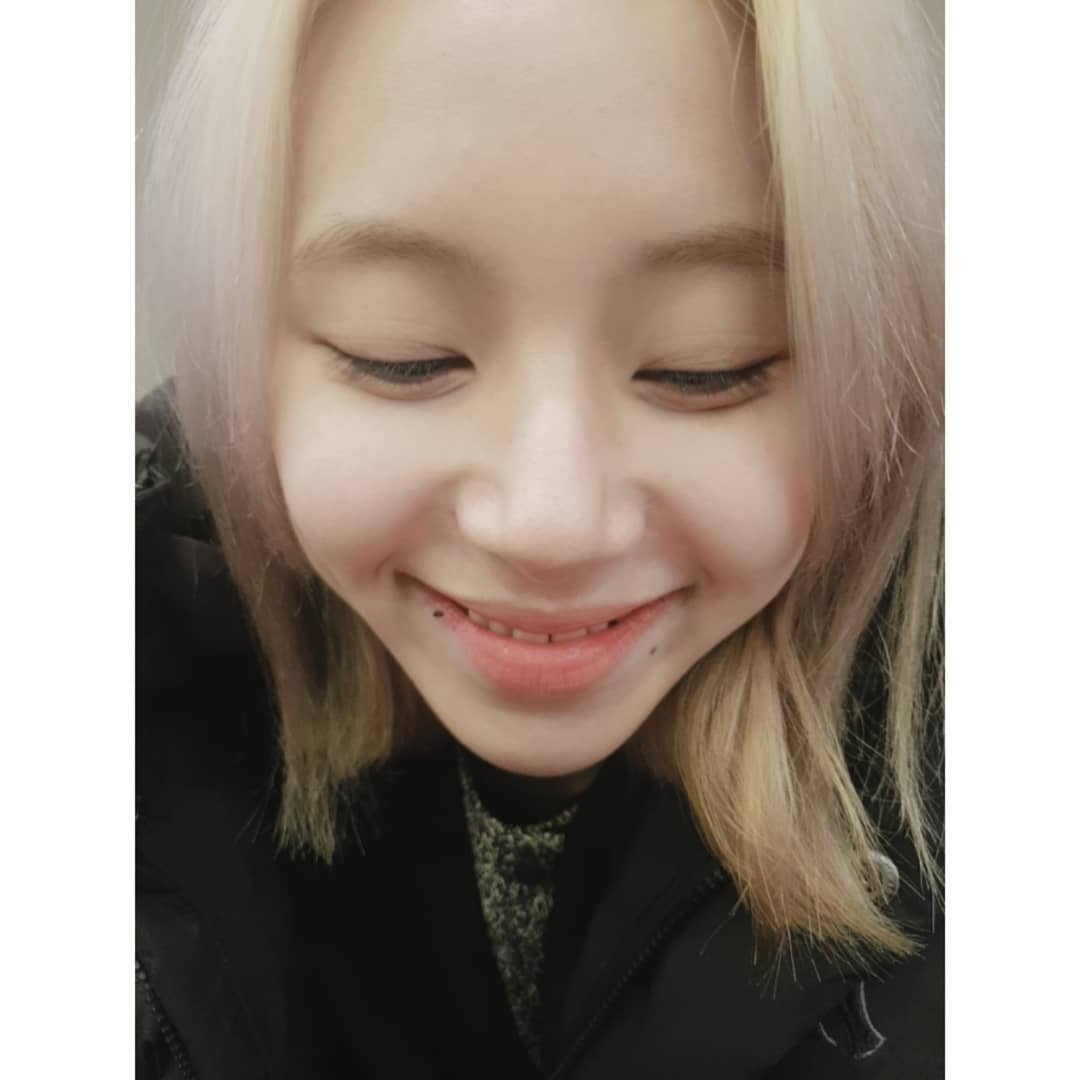 MoChaengTH's tweet photo. 우리 모챙의 챙♡♡♡
생일 축하해애애앵!!
너무 아끼는 내 동생 챙♡
가끔 나 보다 언니 처럼 잘 챙겨주는 챙♡
아이라뷰~🍓🤟🍑💙 점 두개 생긴 챙♡📸
자는데 화장품 광고 같�� 챙♡📸  #โมะแชง #MoChaeng #모챙 #モチェン #FANCYYOU @JYPETWICE https://t.co/xdeR1zkftO