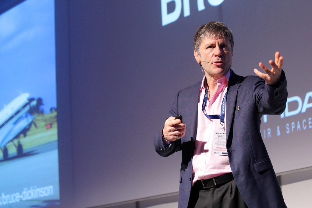 Generalise or Specialise – Bruce Dickinson Shows Why A Bit Of Both Is Better For Business - is.gd/jGdiyR