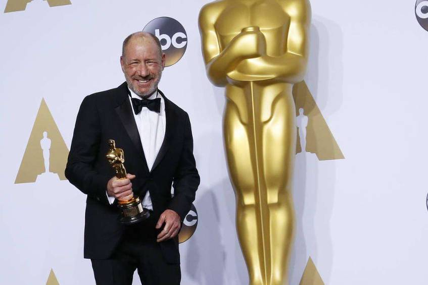 FredCarpetMag's tweet photo. „Spotlight“-Produzent Steve Golin ist tot.
 Er brachte Filme wie „The Revenant“ und „Wild at Heart“ auf die Leinwand. Jetzt ist der Produzent und Oscar-Preisträger, für den Film „Spotligh“ (2016), 
Steve Golin mit 64 Jahren gestorben. 
#SteveGolin https://t.co/ZRxF8cHIiT