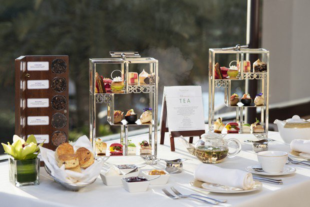 woluae's tweet photo. Looking for a chic and sophisticated way to send your bridal shower? @FairmontThePalm has the answer! 🧁https://t.co/cKocbYEYXs #BridalShower #HenParty #Bachelorette #WeddingVenue #DubaiWeddingVenue #DubaiBride #Engaged #Bridesmaids #WeddingPlanning https://t.co/IHo5vuS0jo
