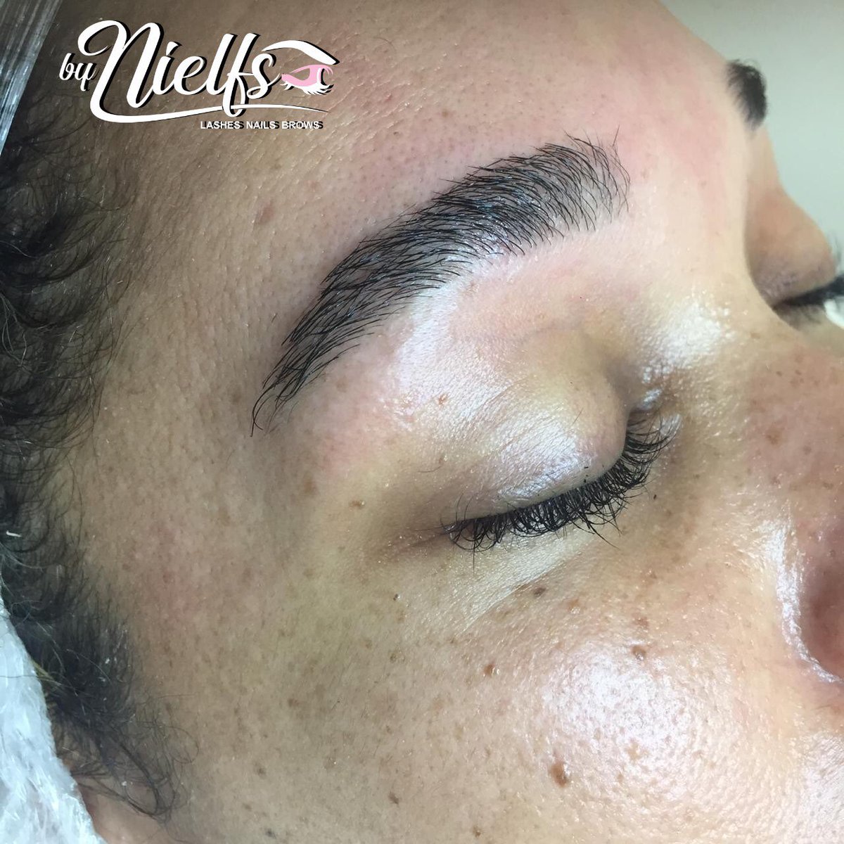 _bynielfs's tweet photo. Hey girl, nice brows 😏 #browsbynielfs #eyebrowgoals #eyebrows #eyebrowshaping #threading #tinting #waxing #eyebrowthreading #eyebrowgamestrong #eyebrowwaxing #cleanslate #cleanup #capetown #bokaap #easter #easterweekend #shaping #eyebrowgoals #fullbrows #microblading https://t.co/2TL5fLHFJY