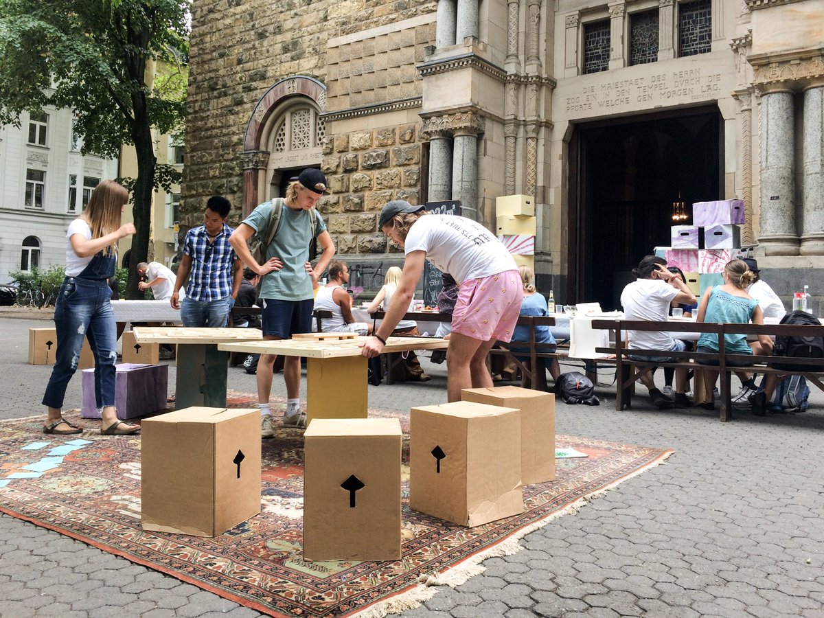 922m2's tweet photo. 12. August 2018: Wegen der heißen Augustsonne verlegen wir das vierte Essen mit Freunden als Picknick auf den Brüsseler Platz.
#Picknick #EssenmitFreunden #922m2 #BrüsselerPlatz #cologne #köln #liebedeinestadt #thisiscologne https://t.co/8CH8RftAbI
