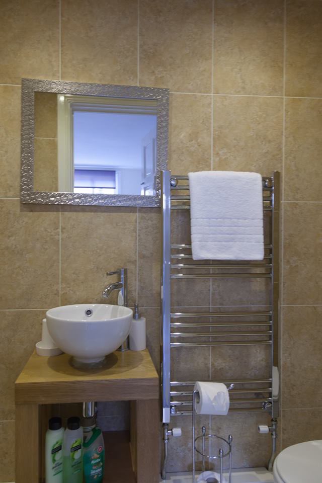 RentMyHouseCoUk's tweet photo. Property of the Week is The Willows Apartment. A modern one bedroom apartment, in a popular area with great transport links and easy access to open countryside, just a short distance from the city centre. https://t.co/bTQ1aWmnef #rentmyhouse #servicedaccommodation #holidaylets https://t.co/nA3PGm2q9Q