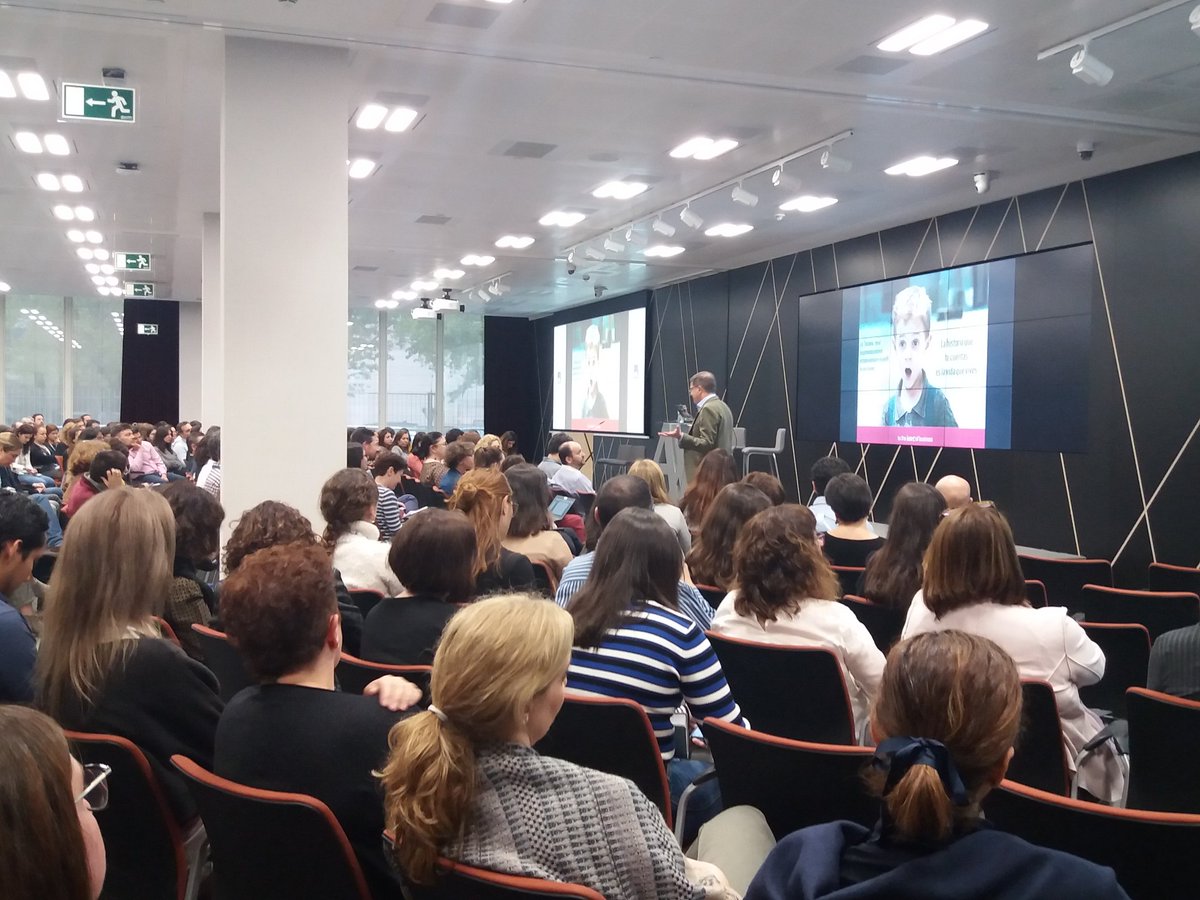 mireyamunozalo's tweet photo. Lleno absoluto en el lazamiento de #KeeplearningatAXA . @LuisMHuete Móntate una historia con epica https://t.co/ldyk1NgsKK