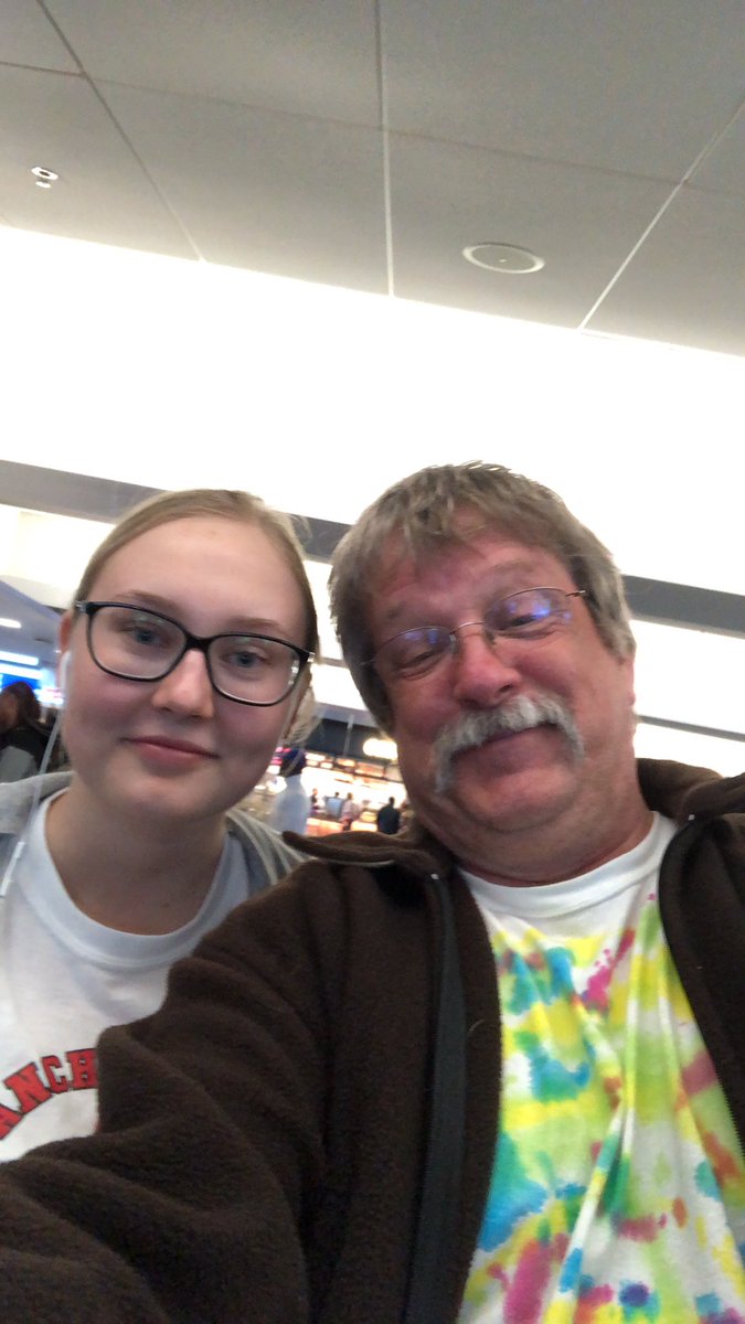 Look what I found at the airport last night!!
#thereturnofpaula #backforprom