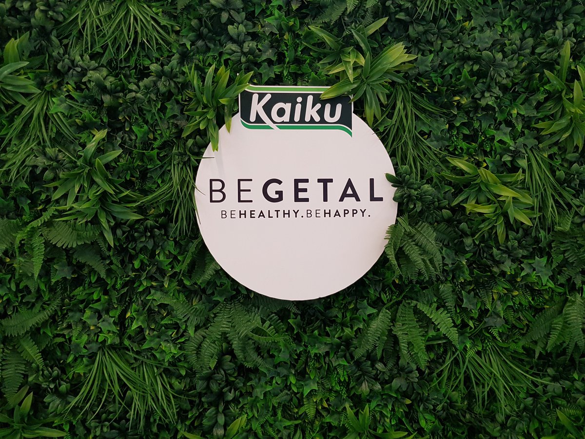 JJproProduccion's tweet image. La semana pasada preparamos para PS21 un sampling de Kaiku Begetal: jardines verticales, mobiliario customizado al completo, azafatos/as, uniformes… y muy buen ambiente. ¡Gustazo haberlo podido realizar! #sampling #producción #BeHealthy #BeHappy