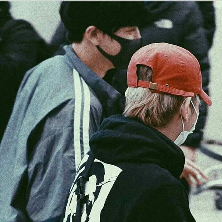 CBXH_EXO's tweet photo. ChanBaek I LOVE YOU 
♥♥♥♥♥♥♥♥

Saranghae!! ♥♥

#BBMAsTopSocial EXO @weareoneEXO 
@B_hundred_Hyun https://t.co/2Ir7e87HLr