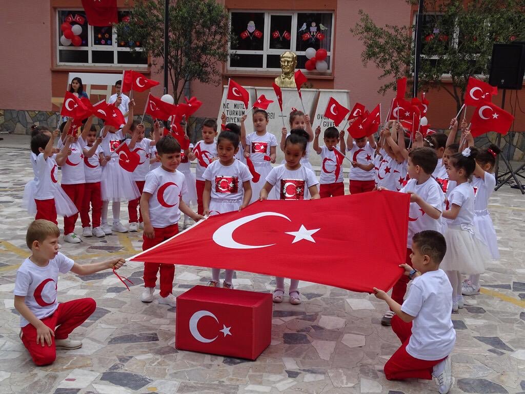 23 Nisan Ulusal Egemenlik ve Çocuk Bayramı kutlu olsun.