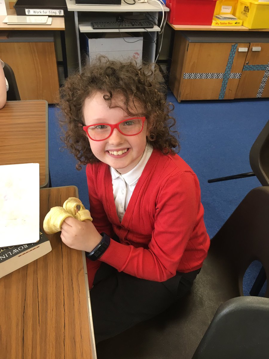 hermitageparkps's tweet photo. Lots of fruit being consumed this morning as part of our ‘Crunch and Munch’ initiative! Remember the children do not need to bring a snack this term. #healthyhermie 🍏 🍌 🍇 https://t.co/sYHWFlCx8z