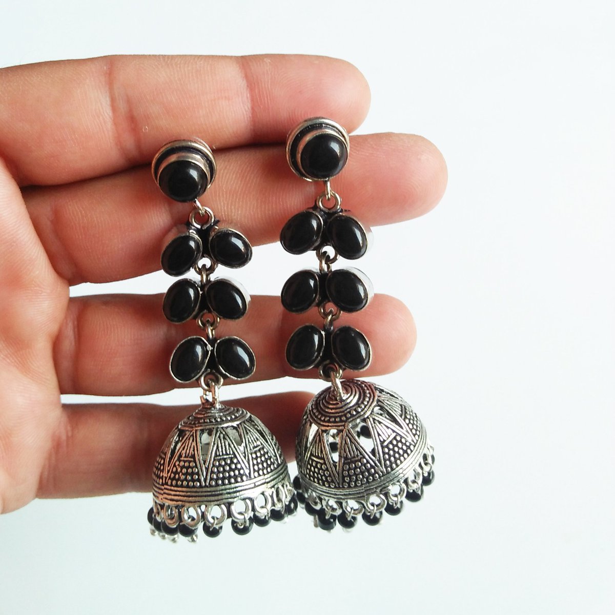 GemstoneMarkets's tweet photo. Women Jhumka Jhumki Earrings Jewelry 
Price : $15USD Free Shipping
Paypal Available 
#jhumkas #blackJhumkis #earrings #antique #womens #metal_work #jewelry #brass #metal #handmade #accessories #handmadejewelry #earring #jewellery #womenjhumkas #bollywoodjhumka #etsy #etsyshop https://t.co/mpsEJk9KtA