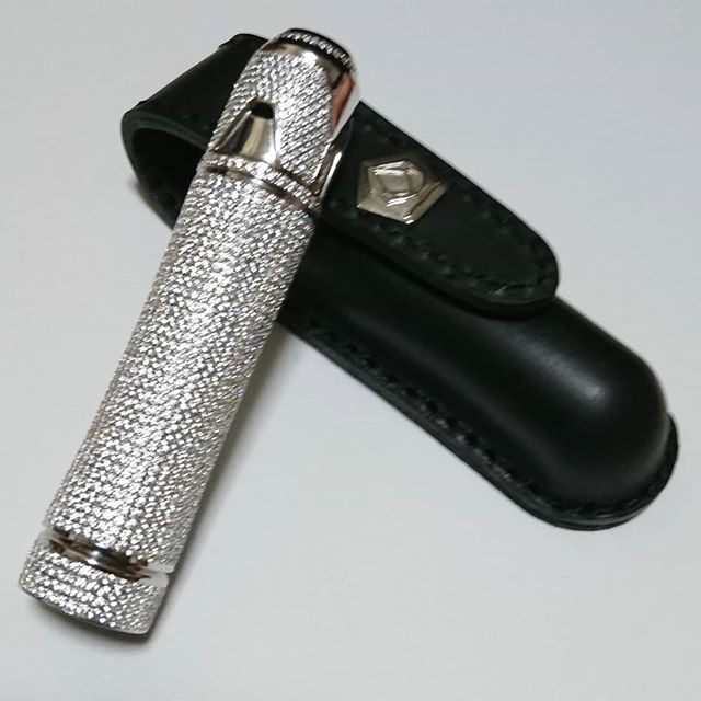 club_eyeball's tweet photo. もうすぐ歳を重ねるんで自分にプレゼント♪もう見た目だけで購入ワラ
#VAPE #afxstudio https://t.co/NOSr8XXSVT https://t.co/P9igzMkMc0