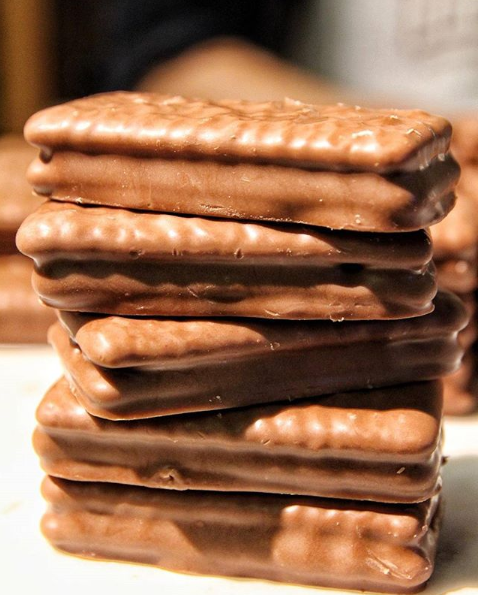 Basket + Blanket + Biscuits = The best #NationalPicnicDay #TimTamTuesday (📸: coffeeandchampagne)