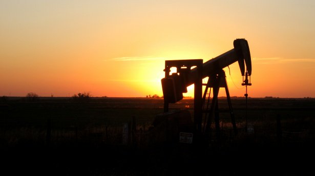 bilurmarket's tweet photo. According to @Reuters, #oil prices hit 2019 highs after U.S. said it must end all sanction exemptions for Iran. Read more and invest in #BilurMarket ➡️ https://t.co/rAiXOfPdj8

#BilurMarket #BRE #BilurEnergy #BAU #BilurGold https://t.co/XFCzU5jcYf