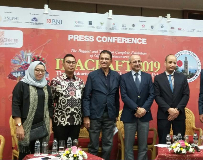 kabaredotid's tweet photo. Pameran Inacraft 2019 akan dimeriahkan oleh 1.400an stan kerajinan  dari dalam dan luar negeri. Pameran ini juga akan menampilkan  pertunjukan seni dan budaya. Selengkapnya: https://t.co/zKXmDQSkT9 https://t.co/EyZBBJS0uP
