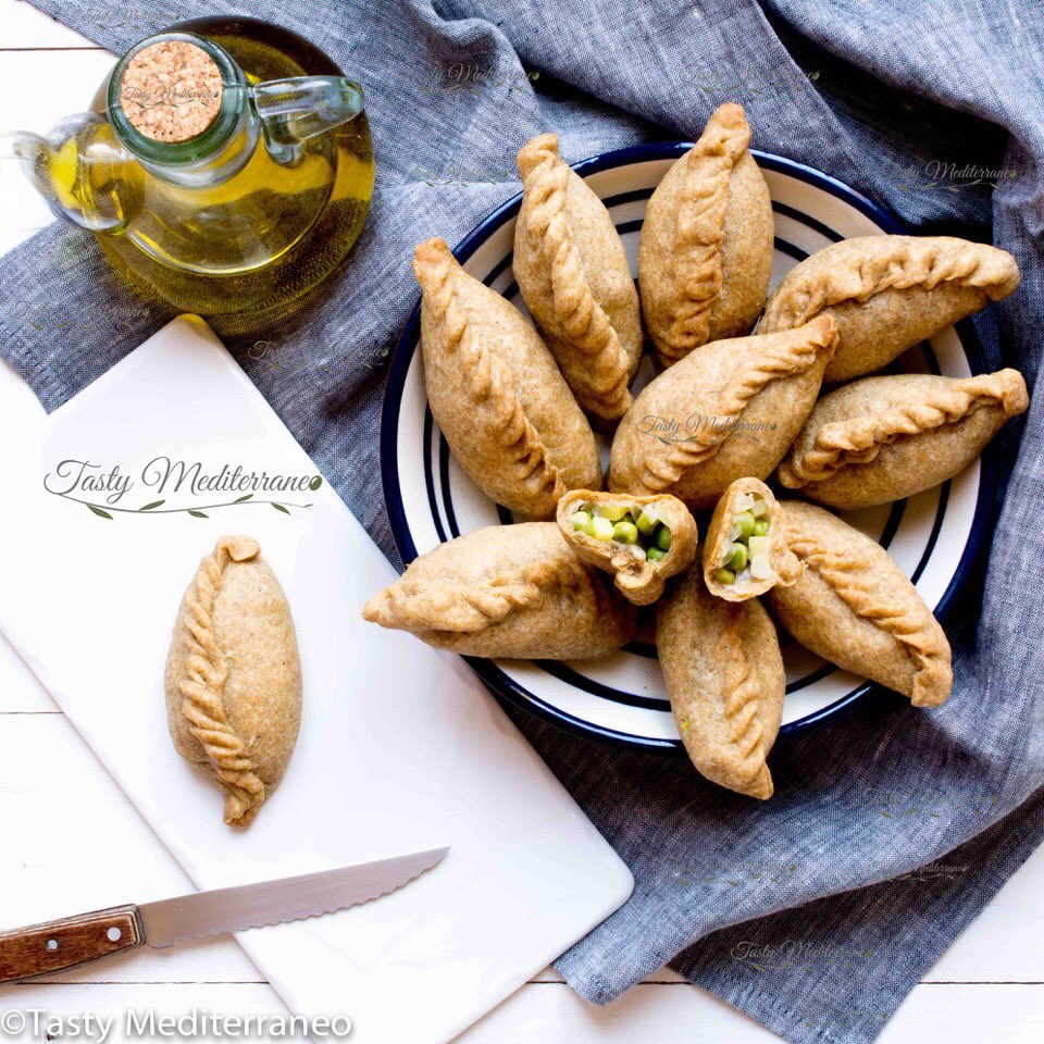 TastyMditrraneo's tweet photo. New #healthy #vegan #MediterraneanDiet #recipe on Tasty Mediterraneo👉 https://t.co/HDyIXcrI3X😋My family #Majorcan #Easter #empanadas 🌱#AOVE #EVOO #healthyeating #DietaMediterránea #tastymediterraneo #FutureOfFood #beatncds #nutrition #comidasaludable #nutrición #5aday #5aldia https://t.co/IZeexZg17e