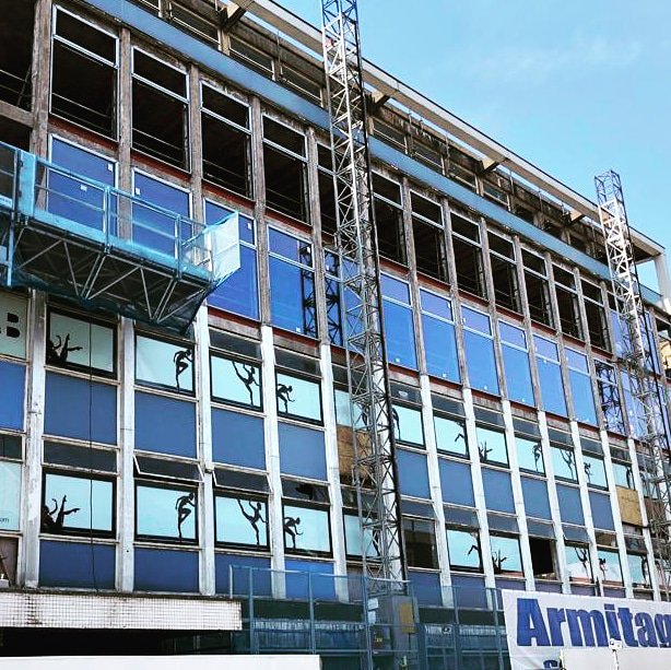 CERT_property's tweet photo. Hilton House coming along nicely. Floor to ceiling windows going in. Working with an amazing team @buttressarch
@ArmitageConstru and @sheilabirdgroup
.
.
.
#exciting #project #propertydevelopment  #manchester #certproperty #property #architecture #managment #construction https://t.co/rAT4AM73dw
