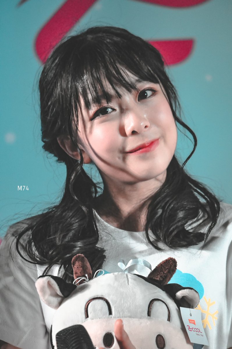 M00074000's tweet photo. นานมาแล้วแสนนาน ~ 💜

#MewnichBNK48 #BNK48 https://t.co/MxPjCH5lU7