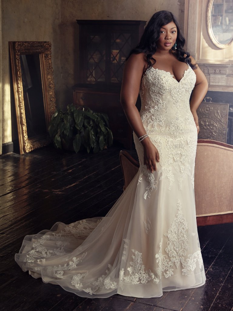 maggiesottero's tweet photo. We’re all about those curves this #TrendTuesday! Check them out 👉🏼(Left to right) Tuscany-Marie, Abbie-Lynette, Glorietta-Lynette, Logan-Lynette
#Maggiebride #plussizebrides #curvybrides #sexyplussize #plussizeweddingdresses #weddingdress https://t.co/pJdqF0XVPJ