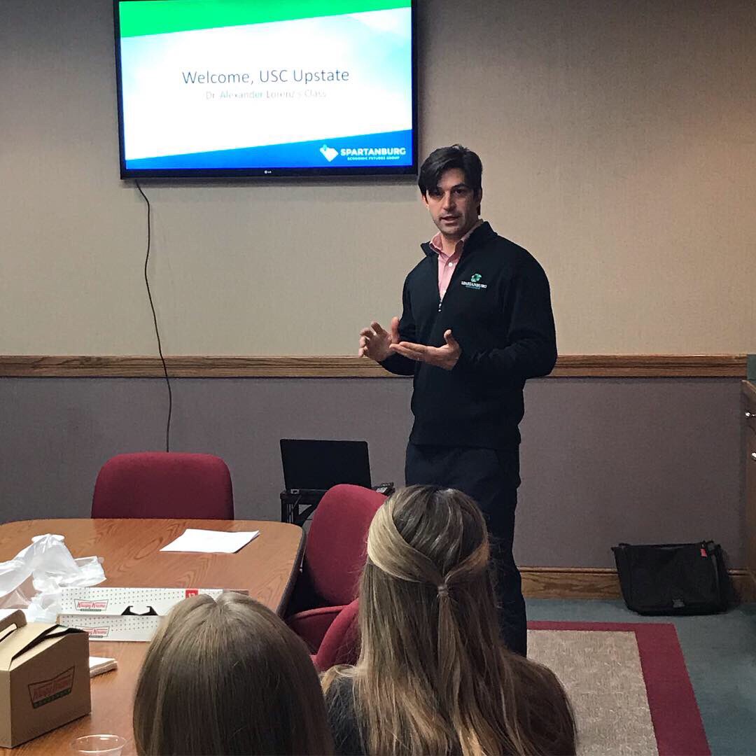 DrAlexLorenz's tweet photo. @USCUpstate German language students visited @SpartanChamber and learned about opportunities for global German companies in @SpartanburgCity and the importance of a #globalmindset in the Upstate region #LearnGerman @LLC_Upstate @UpstateCAHSS https://t.co/KuVD8eoDU5