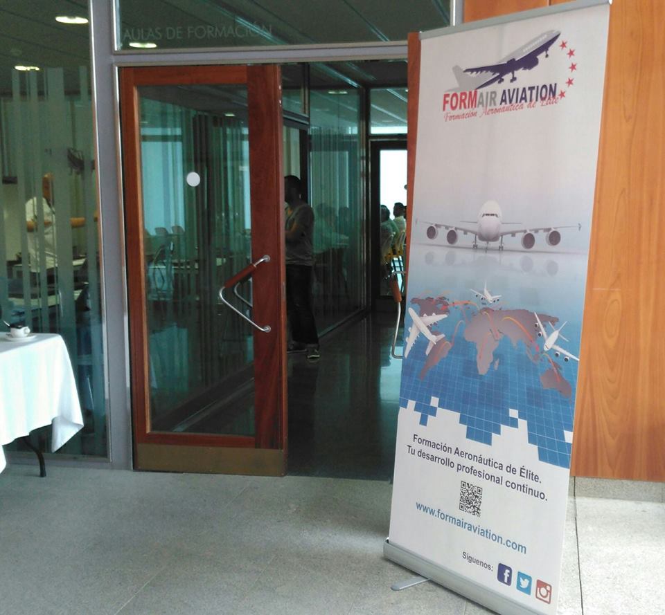 FORMAIRAVIATION's tweet photo. El aprendizaje es experiencia, todo lo demás es información. 
 Cursos internacionales.🛫🌍
 Clases amenas. Ahora también cursos de pilotos, ultraligeros, pilotos privados, cursos  de drones  con licencia por AESA.  Bautizo de vuelos, con 30 minutos de  teórica y 30 prácticas! https://t.co/qgXU2NcJVx