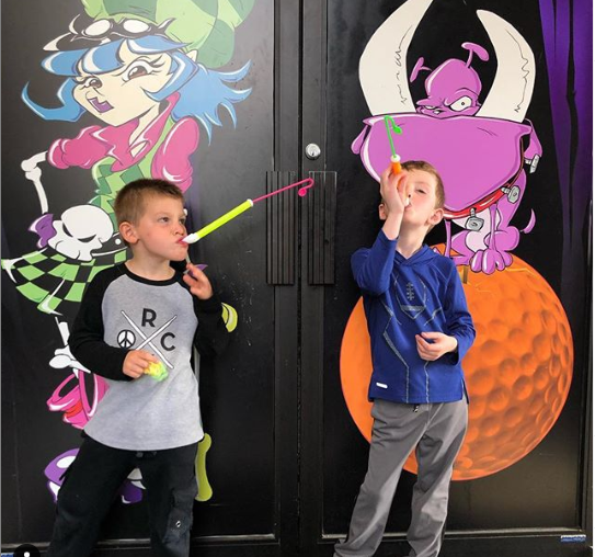 MonsterMiniGa's tweet image. Thanks nikib116 for sharing on Instagram! 
Monster golf shenanigans !
.
.
.
#monsterminigolfga #family #golf #glow