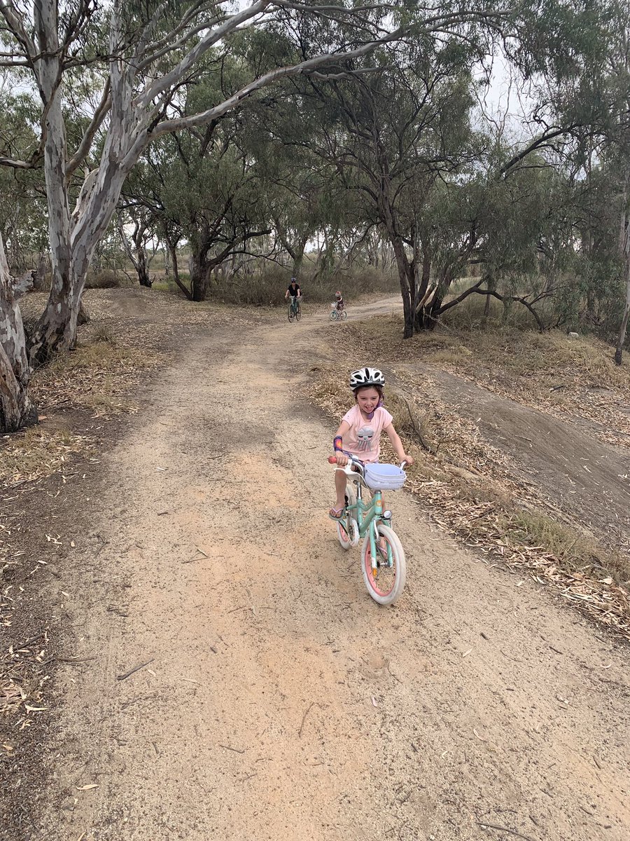 charlesdavis75's tweet photo. It wasn’t all tennis up in Kerang. We got plenty of opportunities to explore the Loddon River on our bikes. #TeamDavis #KerangOpen #EasterWeekend2019 https://t.co/aBjxV86Oob