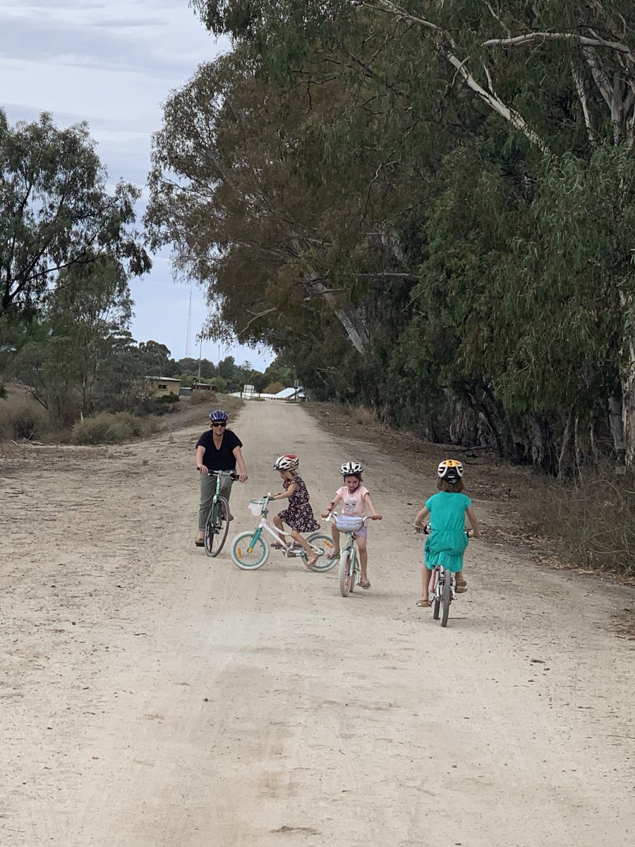 charlesdavis75's tweet photo. It wasn’t all tennis up in Kerang. We got plenty of opportunities to explore the Loddon River on our bikes. #TeamDavis #KerangOpen #EasterWeekend2019 https://t.co/aBjxV86Oob