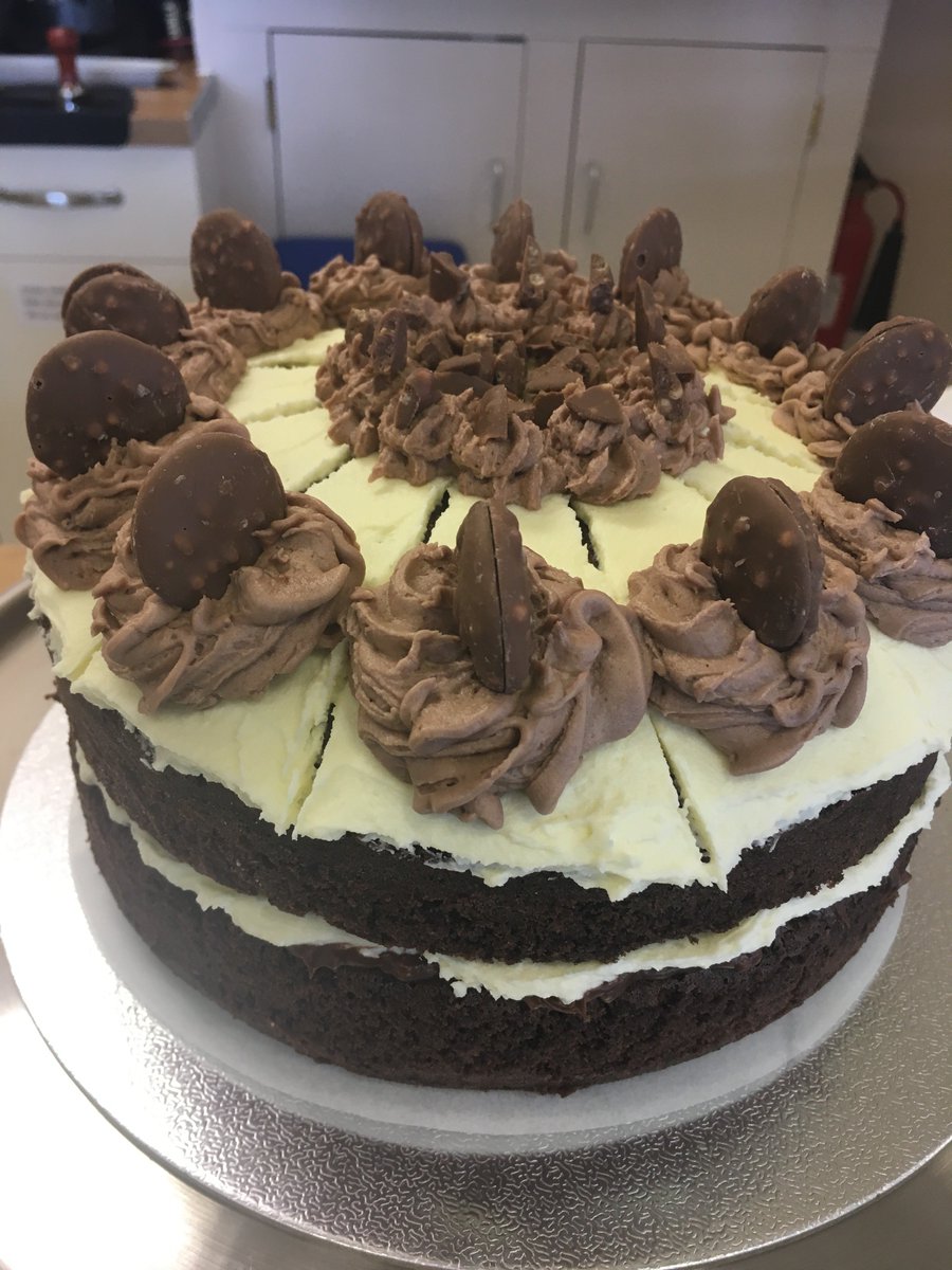 Deliciously tempting vanilla and raspberry cake and chocolate and white chocolate buttercream cake are in the cafe today and both look absolutely gorgeous! #homemadecakes #volunteer #volunteering #GlenParva #Leicester