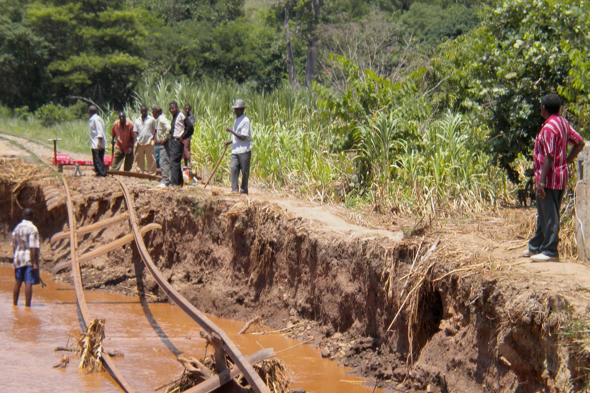 New Satellite Data Sets Reveal Flood Risk for Vulnerable Populations: Researchers analysed detailed hazard maps of 18 countries across Latin America, Asia &amp; Africa against data developed by Facebook’s Connectivity Labs detailing population density. bit.ly/2vhzsjI