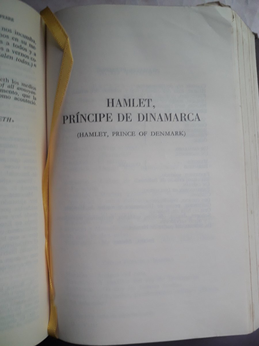 geralmaray's tweet photo. Termino el capítulo 7 de #Bomarzo y comenzamos con #Hamlet2019 Por suerte mi edición es ilustrada! https://t.co/gpXs5Dq4mk