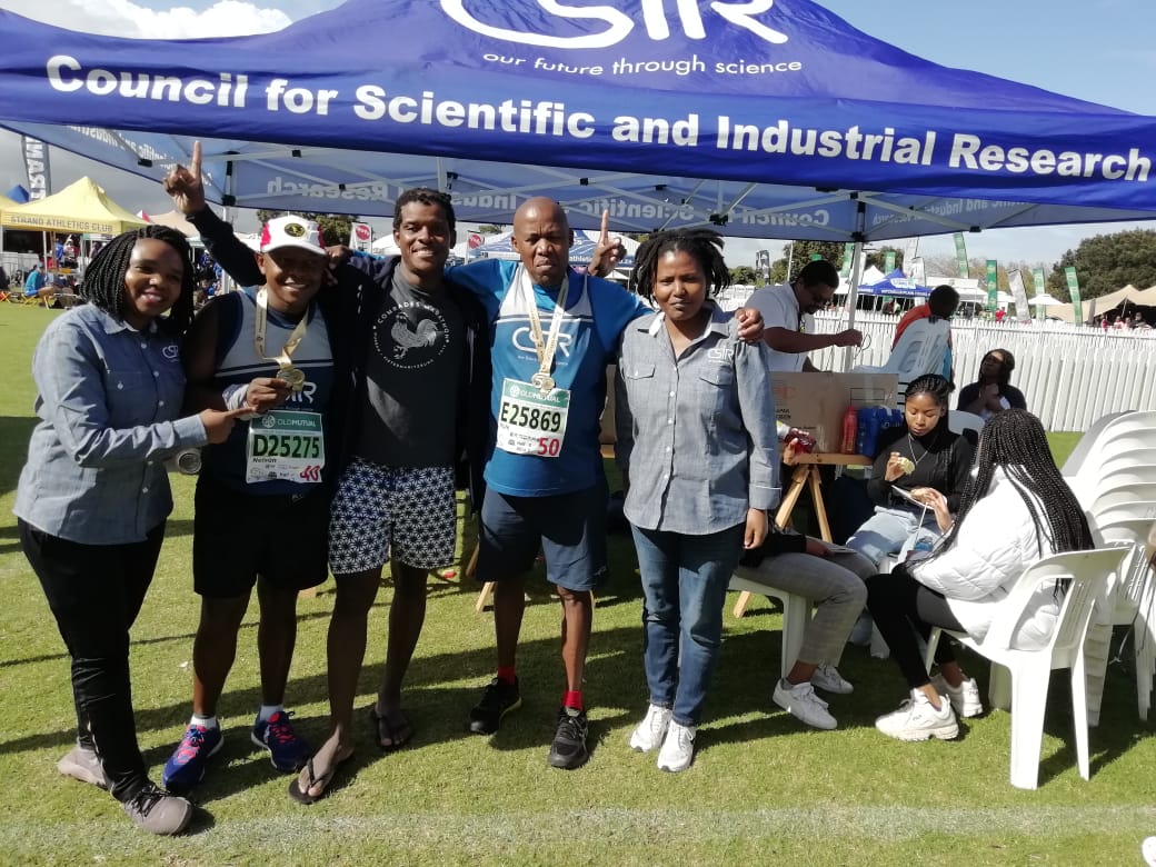 CSIR's tweet photo. Congratulations to all #TeamCSIR runners who ran the Old Mutual Two Oceans Marathon this past weekend! We are so proud of you!
A big thank you to #TeamCSIR employees who volunteered to man the refreshment tent for the runners.
#OMTOM2019
#CSIRRunningClub
#UberBlue https://t.co/MHiiAnAzIk