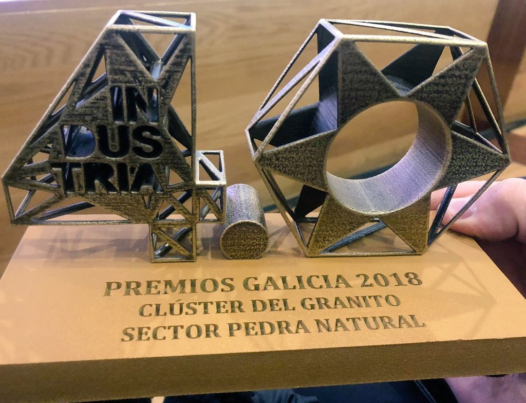CLUSTERGRANITO's tweet photo. El Conselleiro de #CEEI @Xunta agradeció a los 6 clústeres premiados su impulso a la innovación y a la #industria 4.0 en los sectores que representan.
#GranitoDaVida #Minariasostible https://t.co/b8yg5HhVAE