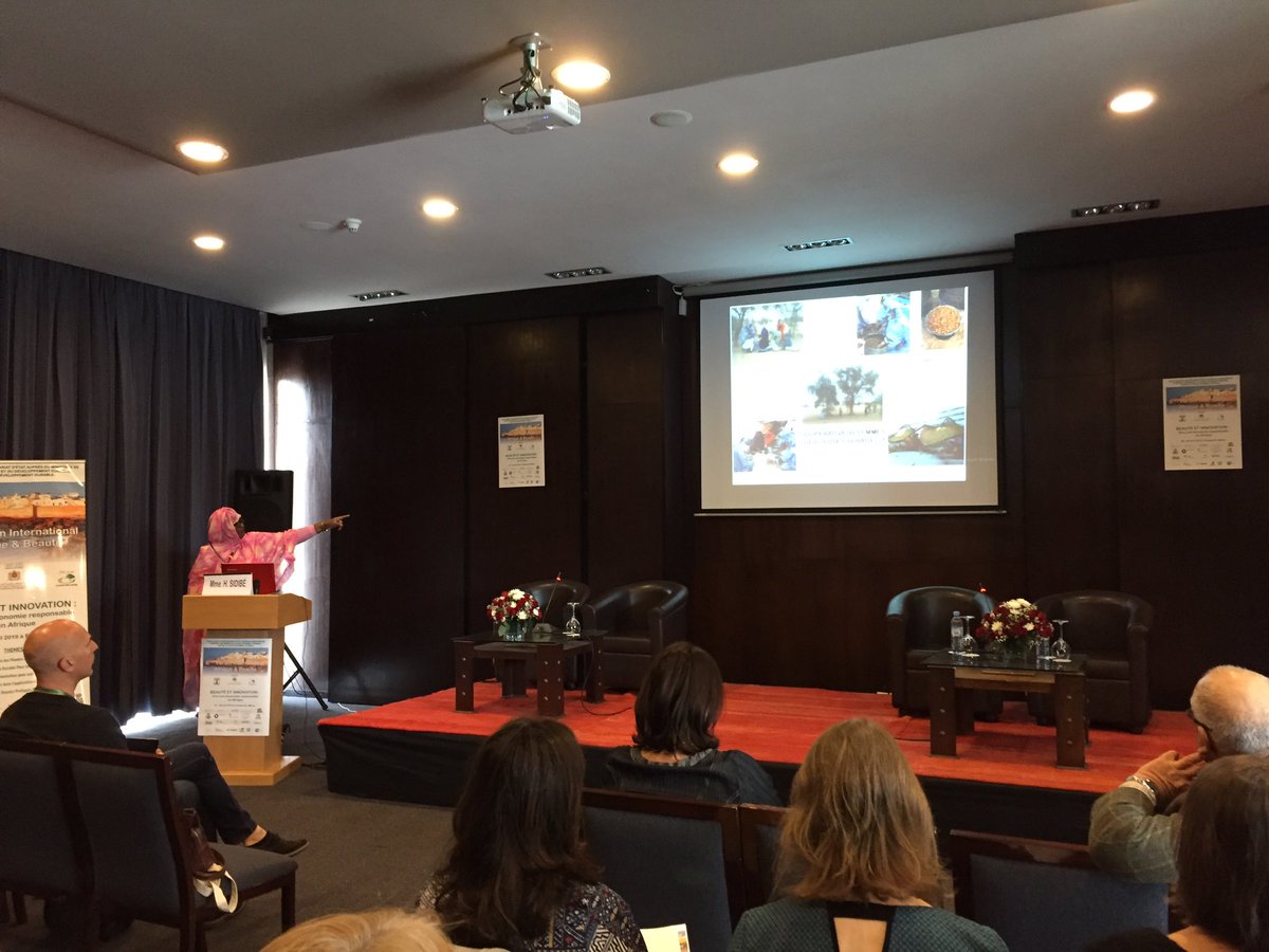 Celinarocquet's tweet photo. Les #associations et #cooperatives de #femmes en #afrique échangent et débattent sur l’#autonomisation des femmes (cultures et transformation de plantes) #argan #karite #nopal #hibiscus #tooga #upcycling #sustainability #future #innovationsociale https://t.co/WDOJDlh7c3