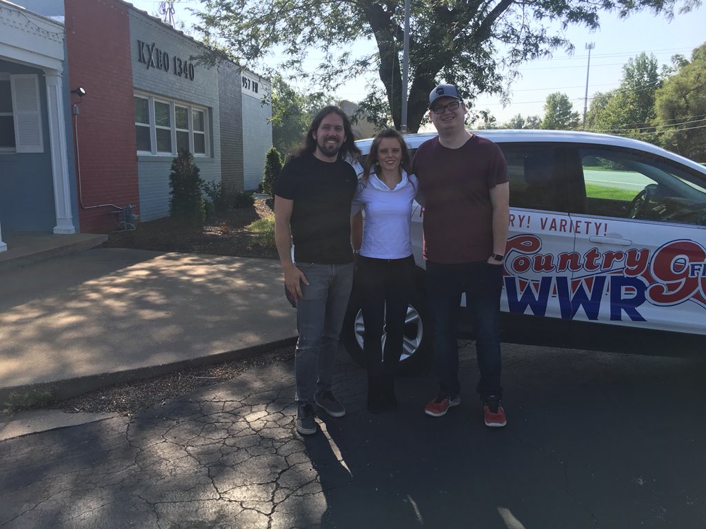 mags__mccarthy's tweet photo. Tune into #KWWR in Mexico, MO tomorrow April 24th at 8:30am where I will be on air with Mathew on his morning show! Looking forward to it! 💕🙂 thank you 💕 https://t.co/oX7UVAUMfO