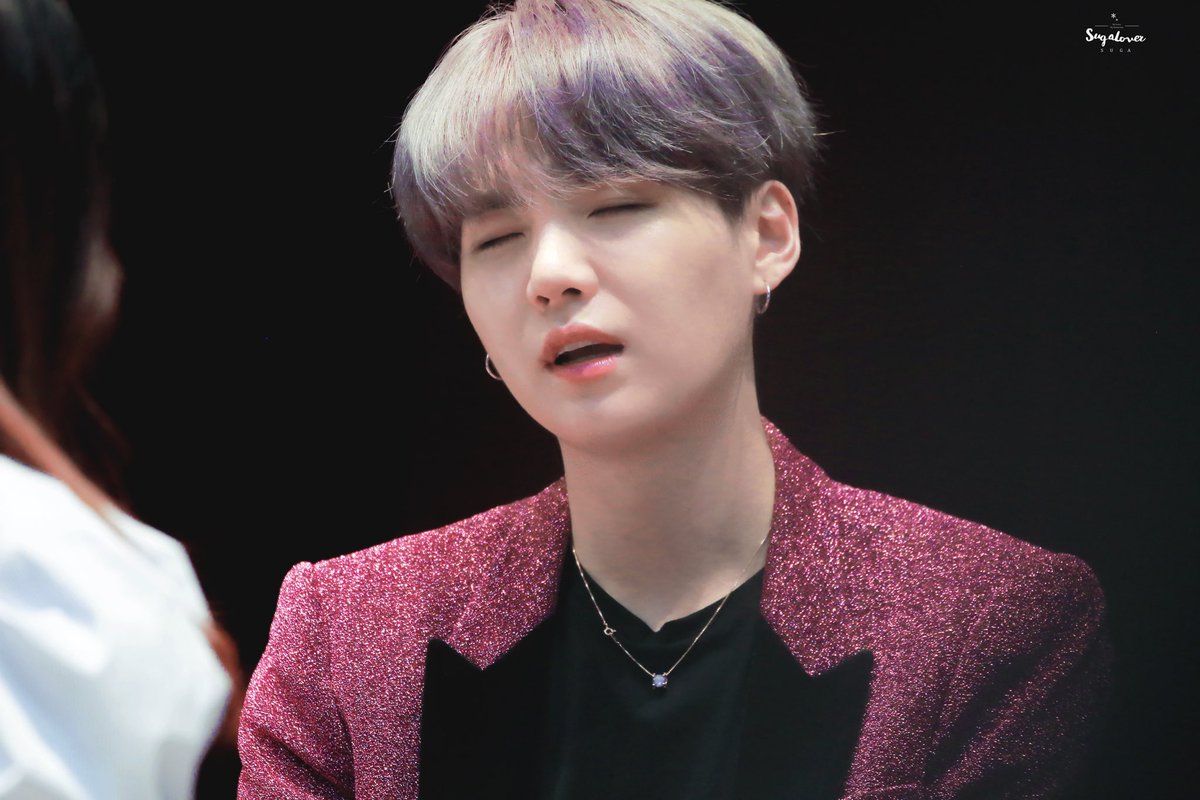 minyoongipics's tweet photo. ⇢ #SUGA #슈가 #BBMAsTopSocial
      BTS @BTS_twt    
      cr. suga lover https://t.co/Q7j9QzJ0mK