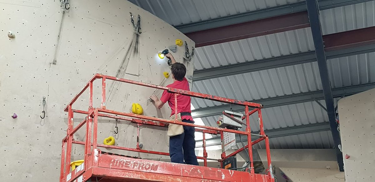 Spider Climbing tweet media