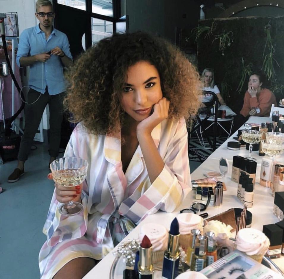 We adore this behind the scenes pic. Can we just be surrounded by makeup and cakes and champagne forever please!🍸✨ #powderpuffgirls #BTS #eventpros #makeupartists