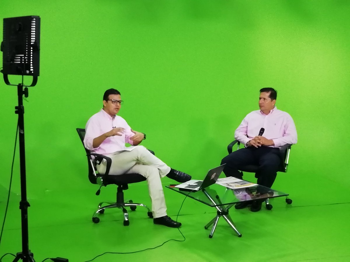 CAMHUILA's tweet photo. #FelizMartes #Ahora nuestro Director @carlos_camhuila  en el programa #Entérate con @jesusrojas1981 del @NTV_Canal, promociona el Sendero de Interpretación Ambiental del Alto Magdalena #SENDICAM. #UnaAventuraNatural. https://t.co/a5CfHVlXp6