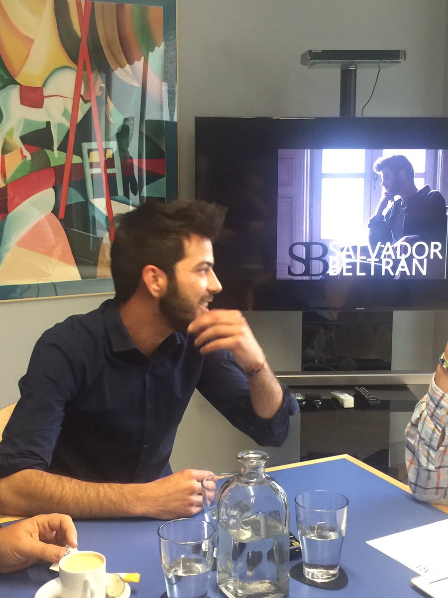 ARTEspectaculo's tweet photo. Hoy hemos hablado con @SalvaBeltran para #RevistaESCENARIOS sobre su nuevo trabajo #Epicentro que llega el 3 de mayo Un gusto tenerte en nuestra casa!! https://t.co/KVB9a2mjIr