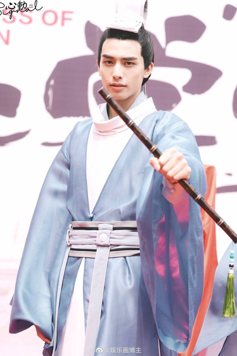 This style What a gorgeous prince ©  https://weibointl.api.weibo.cn/share/67438007.html?weibo_id=4364251474526854 #SongWeiLong  #weilong  #宋威龙  #actor  #drama  #cdrama  #chineseactor  #dlitechan  #love  #prince