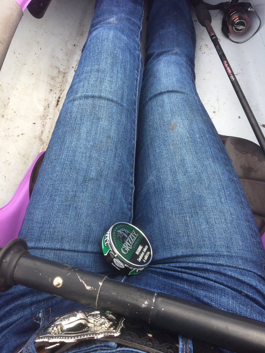 DippingBelle's tweet photo. When I go kayaking with my friends they always think I’m weird for brining my necessities. 
Dip and my rod. 
(My rod broke so my dad let me borrow his ugly stick😂) https://t.co/VA3N39u1kt