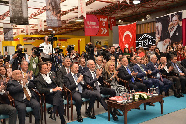 tetsiad's tweet photo. Türkiye’nin en büyük fuarı EVTEKS, 25. yılında kapılarını çocuklarla birlikte açtı. #evteks #evteksnisan #evteksapril #aprileffect #tetsiad #evtekstili #cnrexpo https://t.co/OxaMB42OQ1