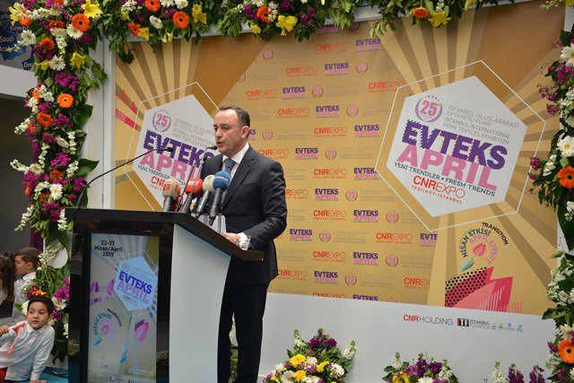 tetsiad's tweet photo. Türkiye’nin en büyük fuarı EVTEKS, 25. yılında kapılarını çocuklarla birlikte açtı. #evteks #evteksnisan #evteksapril #aprileffect #tetsiad #evtekstili #cnrexpo https://t.co/OxaMB42OQ1