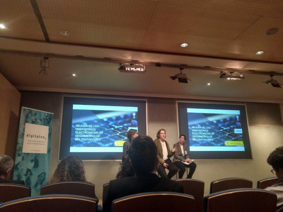 Innuba_es's tweet image. Marisa Arranz, de @nokia presenta las mejoras que han realizado en los dispositivos electrónicos de seguimiento de maltratadores. Es una aplicación de móvil, que trabaja con bluetooth y wifi @AsocDigitales #ForoIN