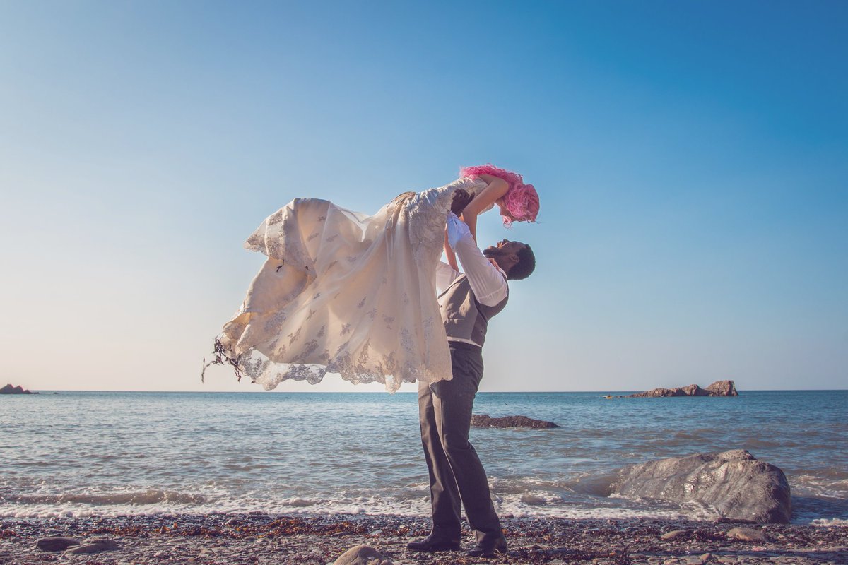 BaytreeVisual's tweet image. Who else had a blast in the sunshine this bank holiday weekend? 🔥🙌 We  sure did 🎉
•
•
•
•
•
•
•
•
•
•
•
•
#bankholiday #bankholidayweekend #beach #holiday #sunshine #summer #easter #easterbankholiday #wedding #weddingday #couplegoals #tietheknot #justmarried